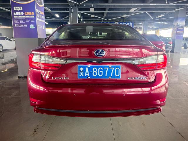Lexus ES 2015 300h Comfort – фото 4