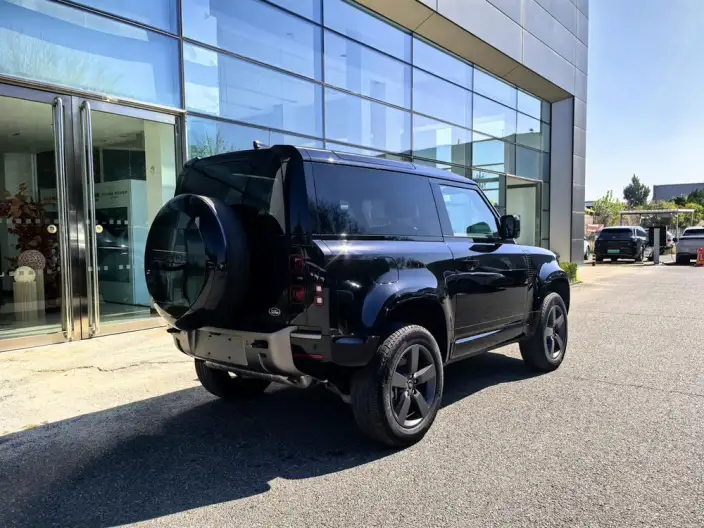 Land Rover Defender 2025 Model 90 3.0T P400 X-Dynamic HSE – фото 3