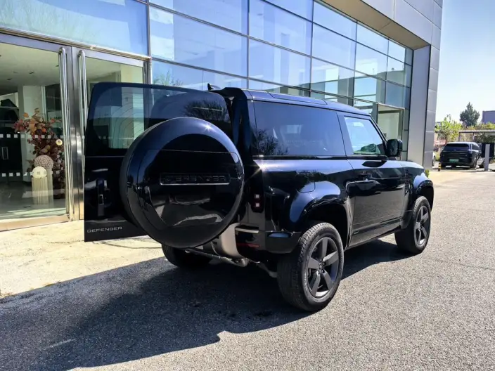 Land Rover Defender 2025 Model 90 3.0T P400 X-Dynamic HSE – фото 6