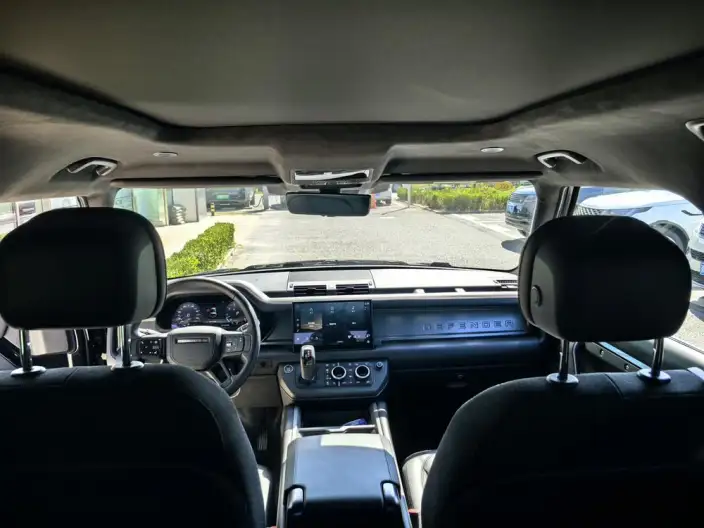 Land Rover Defender 2025 Model 90 3.0T P400 X-Dynamic HSE – фото 9