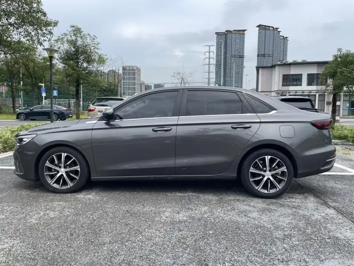 Geely Emgrand 2023 Model No. 4 Gen Champion Edition 1.5L CVT Luxury Model – фото 4