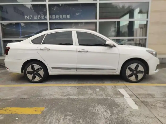 Dongfeng Aeolus E70 2021 Model 500 Qingkuai Edition – фото 5