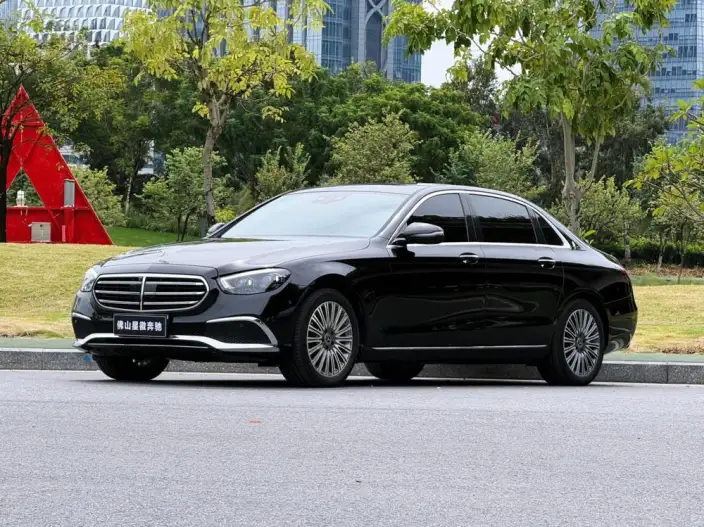 Mercedes-Benz E-Class 2021 Model E 300 L Noble Model sedan – фото 1