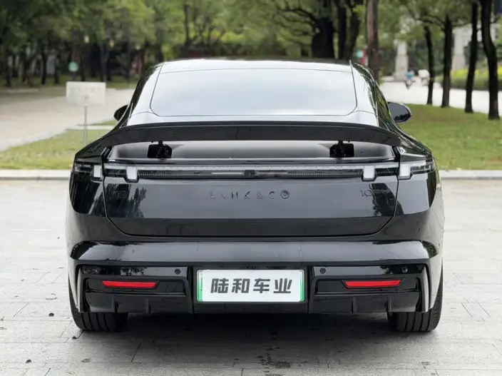 Lynk & Co 10 EM-P 2025 Model 120 4WD Ultra – фото 6