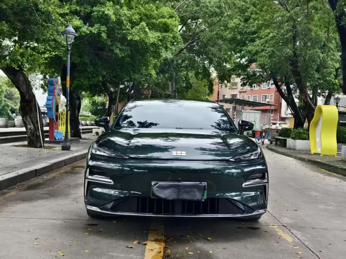 Geely Galaxy E8 PHEV 2025 Model 130km EM-i Premium Edition