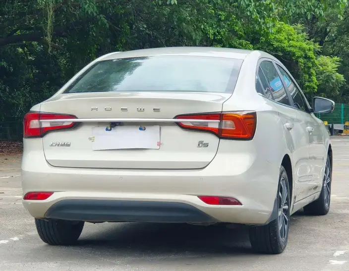 Roewe i5 2020 Model 1.5L Automatic 4G Connected Luxury Ultimate Edition – фото 5