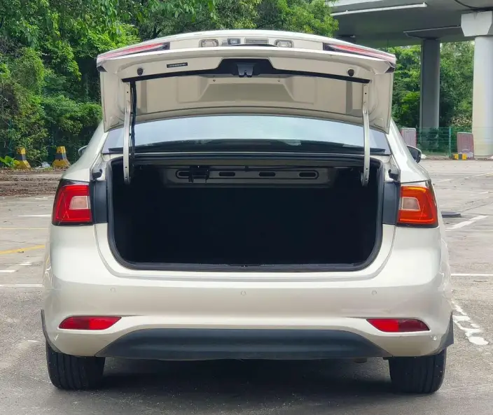 Roewe i5 2020 Model 1.5L Automatic 4G Connected Luxury Ultimate Edition – фото 6