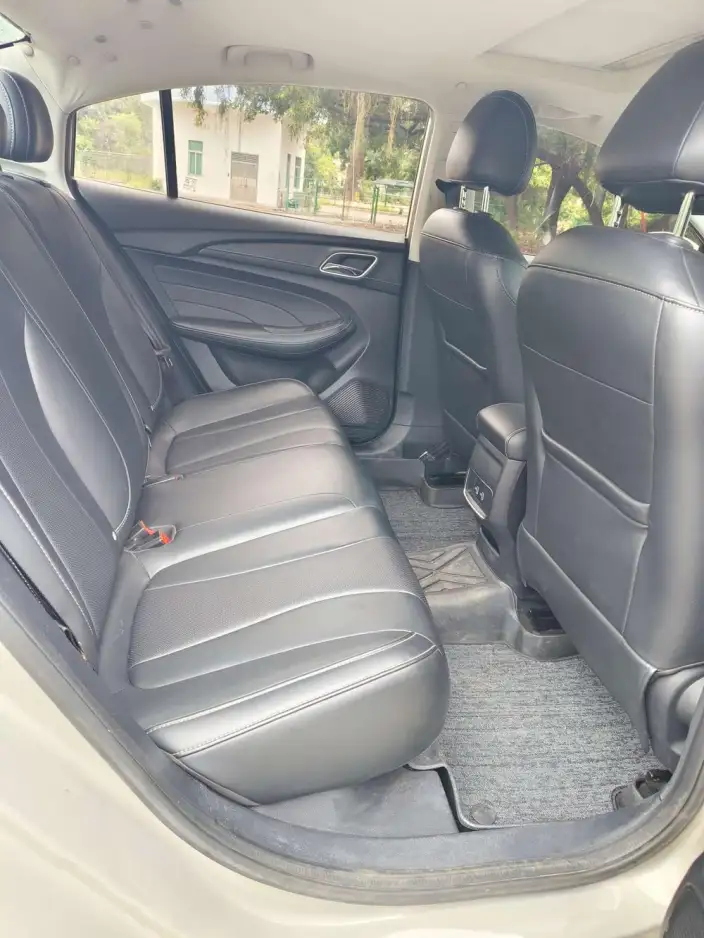 Roewe i5 2020 Model 1.5L Automatic 4G Connected Luxury Ultimate Edition – фото 9