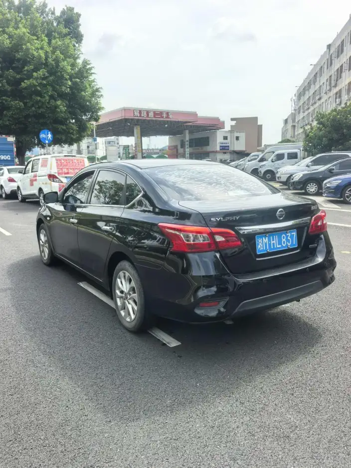 Nissan Sylphy 2021 Model Classic 1.6 XL CVT Deluxe Edition – фото 4