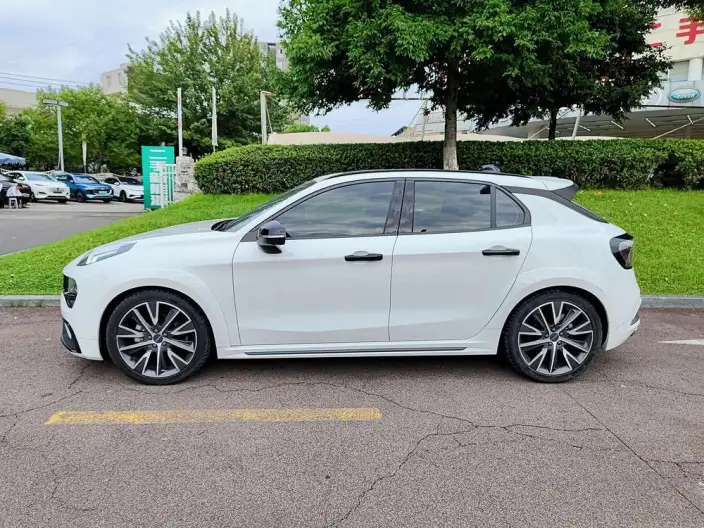 Lynk & Co 02 Hatchback 2022 Model 2.0TD Hatchback Plus