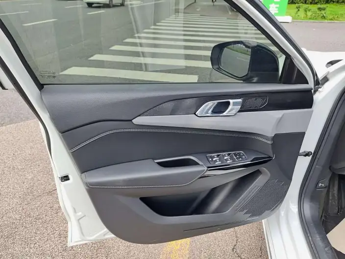 Lynk & Co 02 Hatchback 2022 Model 2.0TD Hatchback Plus – фото 7