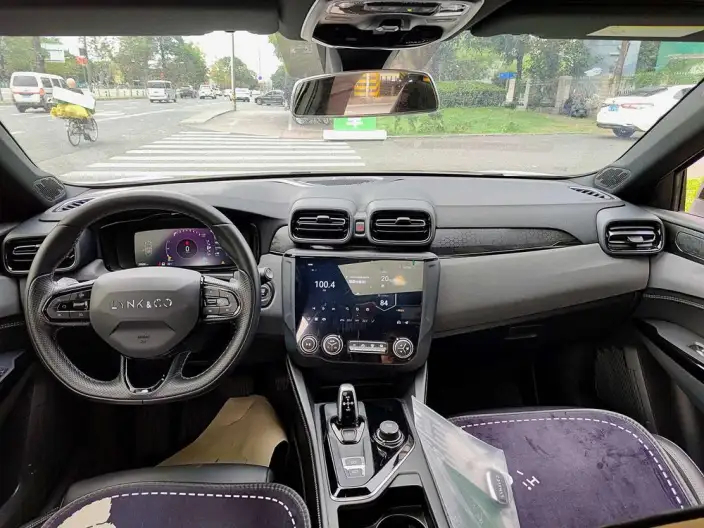Lynk & Co 02 Hatchback 2022 Model 2.0TD Hatchback Plus – фото 9