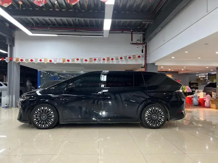 XPeng X9 2025 Model EV 740 Ultra-long Endurance Max