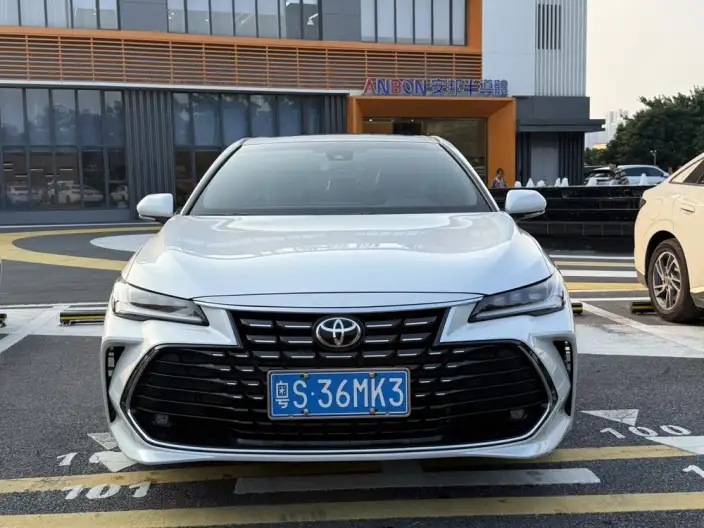 Toyota Avalon 2023 Model 2.0L CVT Deluxe Edition