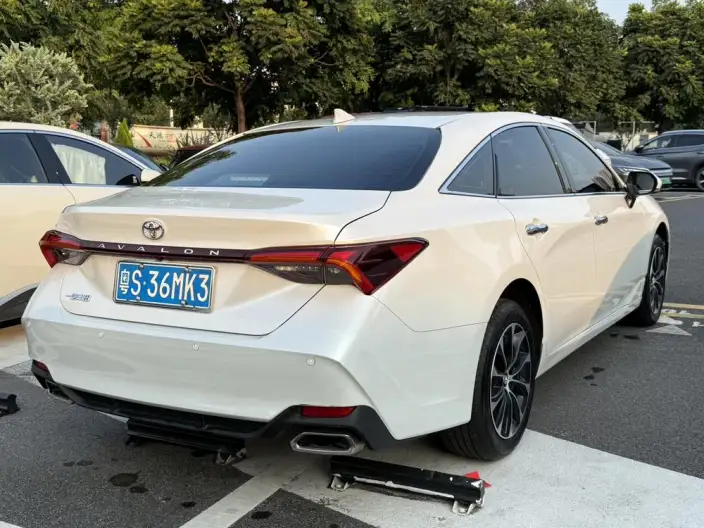 Toyota Avalon 2023 Model 2.0L CVT Deluxe Edition – фото 6