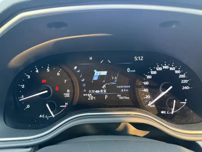 Toyota Avalon 2023 Model 2.0L CVT Deluxe Edition – фото 10