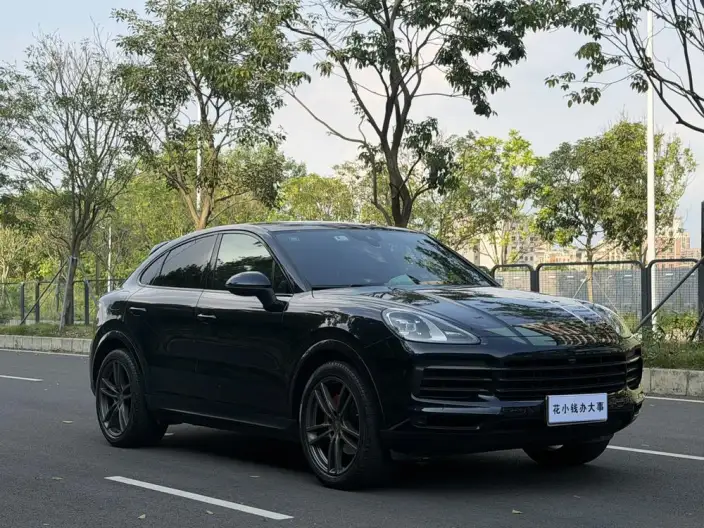 Cayenne Coupé 2022 Model Cayenne Coupé 3.0T Platinum edition