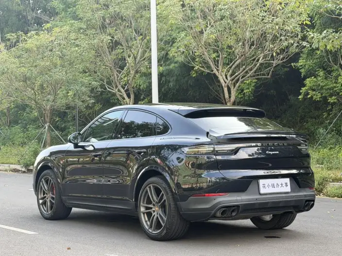 Cayenne Coupé 2022 Model Cayenne Coupé 3.0T Platinum edition