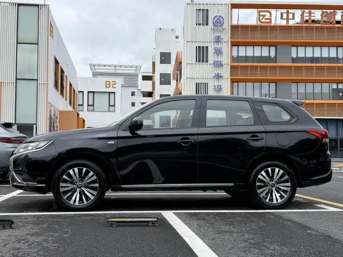 Mitsubishi Outlander 2021 Model 2.0L 2WD Smooth Ride Edition 5 seat