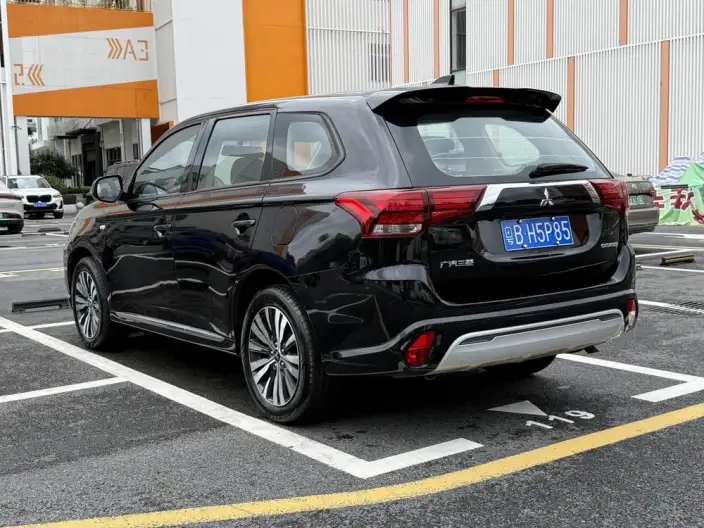 Mitsubishi Outlander 2021 Model 2.0L 2WD Smooth Ride Edition 5 seat – фото 5
