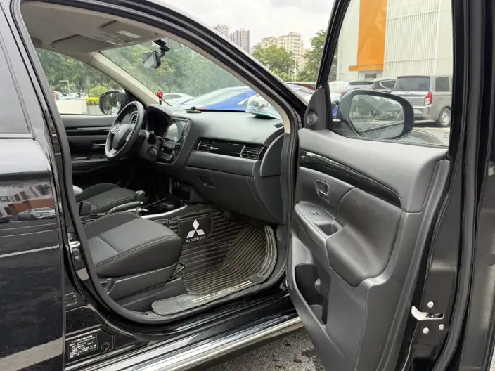 Mitsubishi Outlander 2021 Model 2.0L 2WD Smooth Ride Edition 5 seat – фото 9