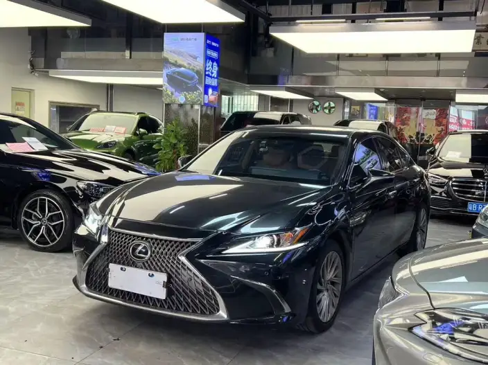 Lexus ES 2022 Model 200 Superior Edition