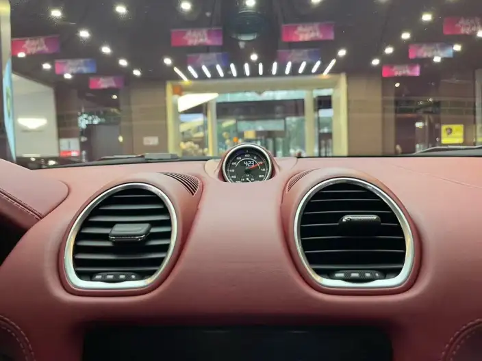 Porsche 718 2023 Model Cayman 2.0T