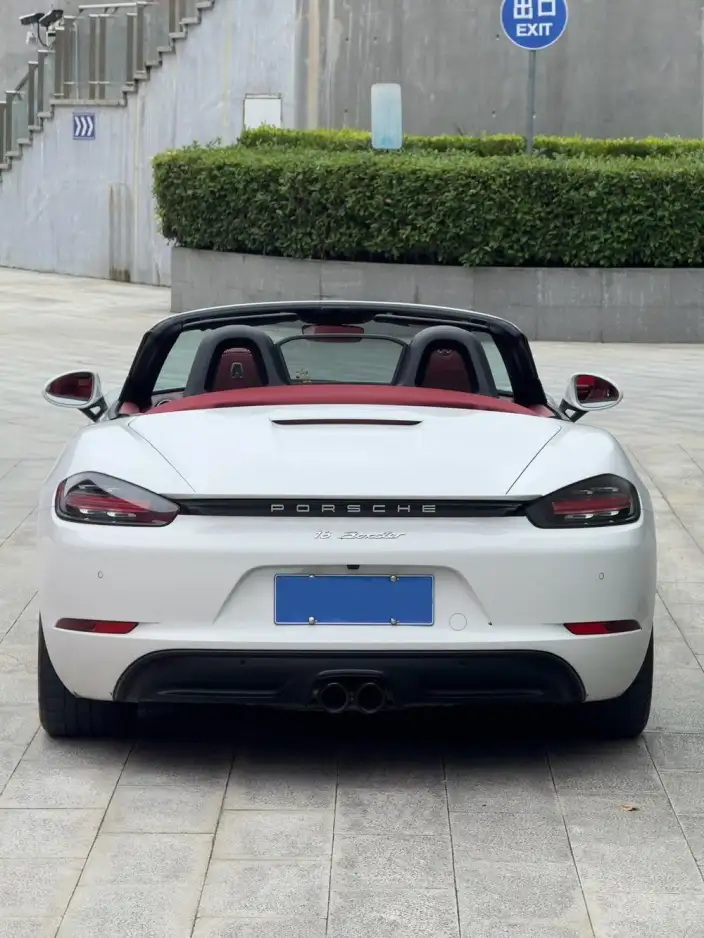 Porsche 718 2023 Model Boxster 2.0T