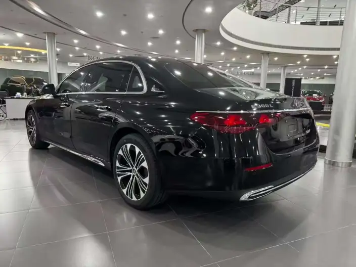 Mercedes-Benz E-Class 2025 Model E 300 L Luxury Model sedan – фото 5