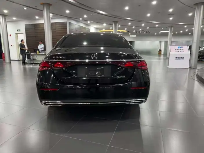 Mercedes-Benz E-Class 2025 Model E 300 L Luxury Model sedan – фото 6