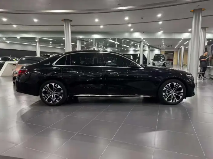Mercedes-Benz E-Class 2025 Model E 300 L Luxury Model sedan – фото 8