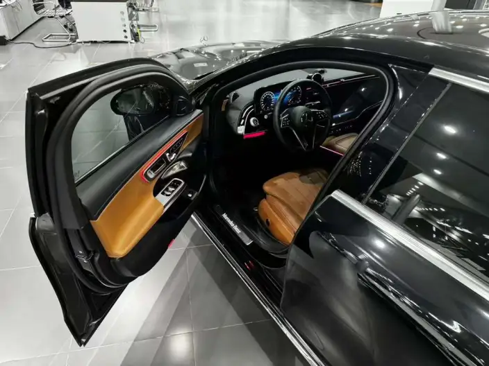 Mercedes-Benz E-Class 2025 Model E 300 L Luxury Model sedan – фото 9