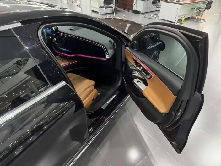 Mercedes-Benz E-Class 2025 Model E 300 L Luxury Model sedan – фото 10