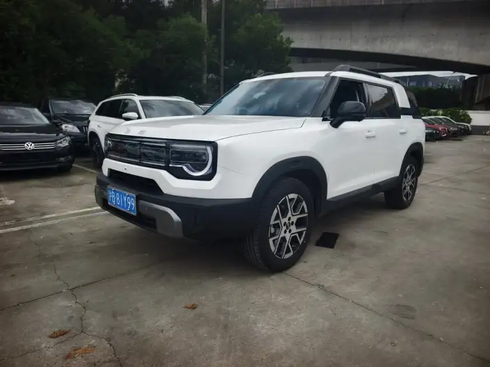 BAIC BJ30 2026 Model Traveler 1.5T DCT Standard Edition – фото 1