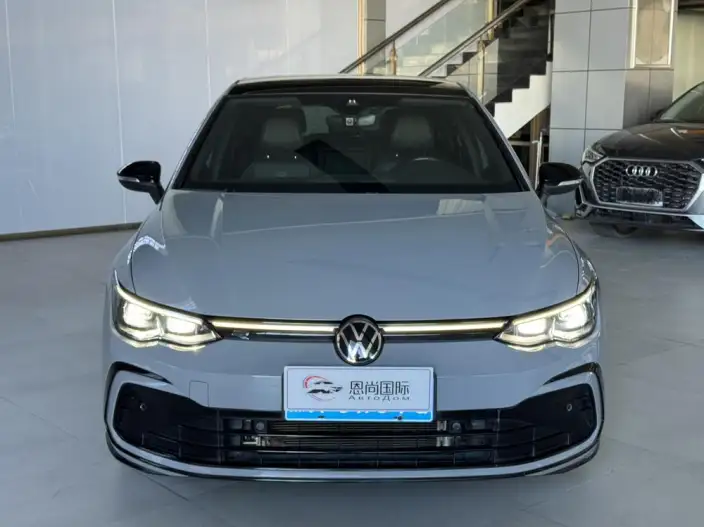 Volkswagen Golf 2022 Model 280TSI DSG R-Line – фото 2