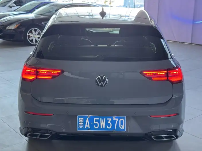 Volkswagen Golf 2022 Model 280TSI DSG R-Line – фото 3