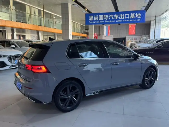 Volkswagen Golf 2022 Model 280TSI DSG R-Line – фото 4