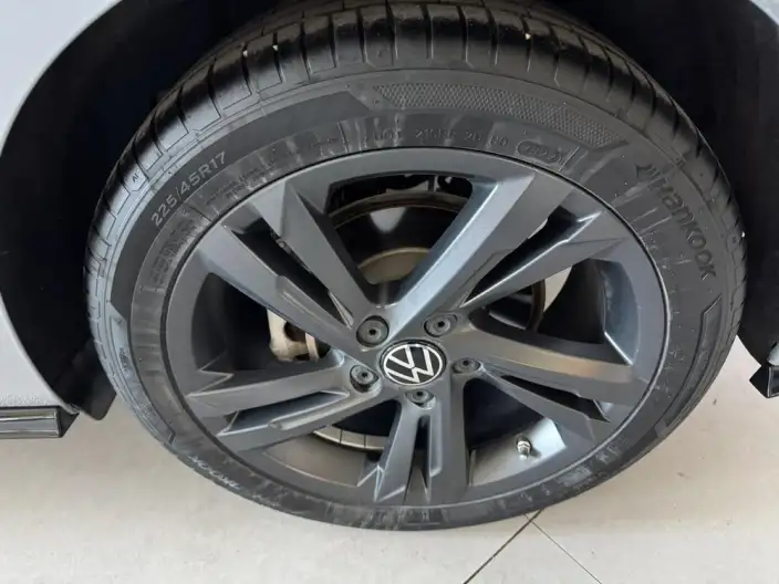 Volkswagen Golf 2022 Model 280TSI DSG R-Line – фото 7