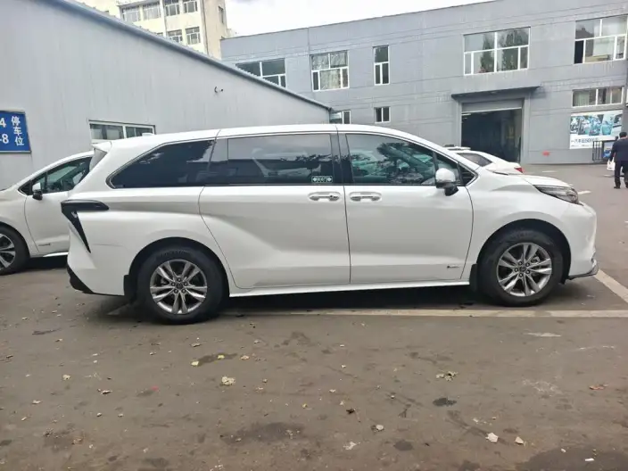 Toyota Sienna 2024 Model Hybrid 2.5L Comfort Edition
