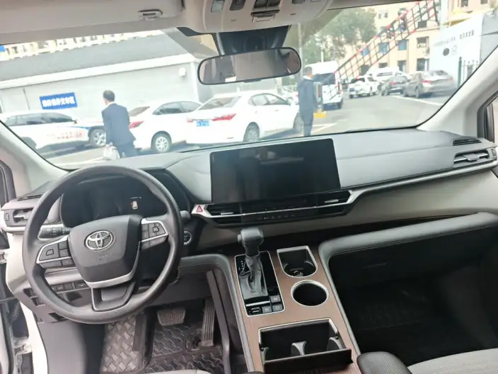 Toyota Sienna 2024 Model Hybrid 2.5L Comfort Edition