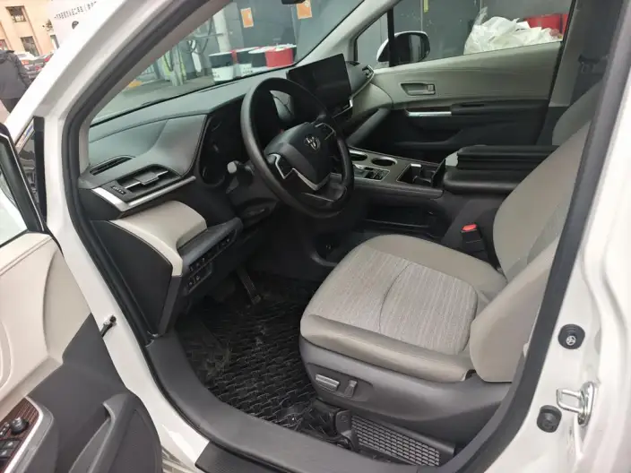 Toyota Sienna 2024 Model Hybrid 2.5L Comfort Edition – фото 7