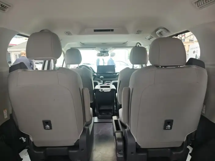 Toyota Sienna 2024 Model Hybrid 2.5L Comfort Edition – фото 10