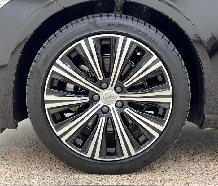 Volvo S90 2024 Model B5 Smart Range Deluxe Edition – фото 8