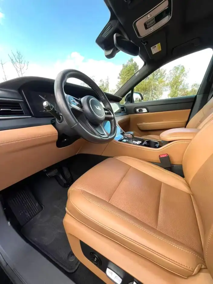 Li Auto ONE 2021 Model Extended Range 6 seat Edition – фото 8
