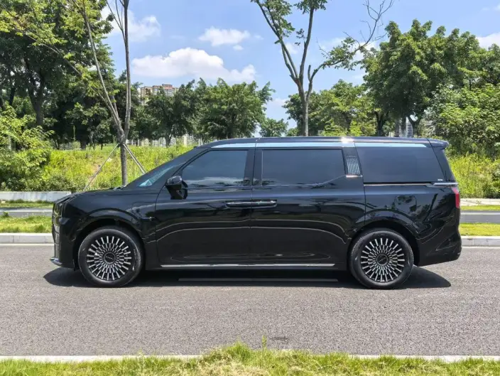 ZEEKR 009 2024 Model VI seat Executive Edition 4WD 140kWh – фото 4