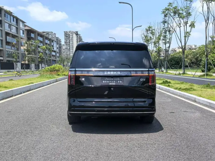 ZEEKR 009 2024 Model VI seat Executive Edition 4WD 140kWh – фото 6