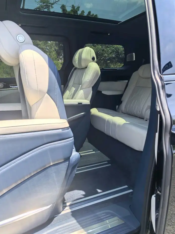 ZEEKR 009 2024 Model VI seat Executive Edition 4WD 140kWh – фото 10