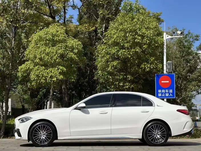 Mercedes-Benz C-Class 2024 Model C 260 L Sports Edition – фото 4