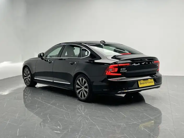 Volvo S90 2021 Model B5 Smart Range Deluxe Edition – фото 5