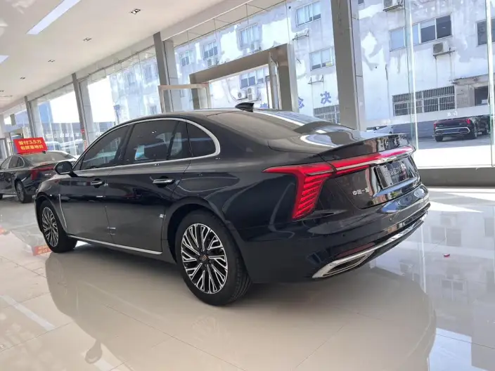 Hongqi H5 2024 Model 2.0T Automatic Flag Enjoy Edition